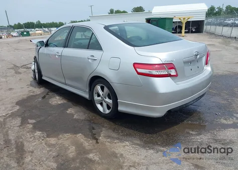 2010 Toyota Camry Se/Le/Xle z USA, uszkodzony, nr VIN 4T1BF3EK6AU042181
